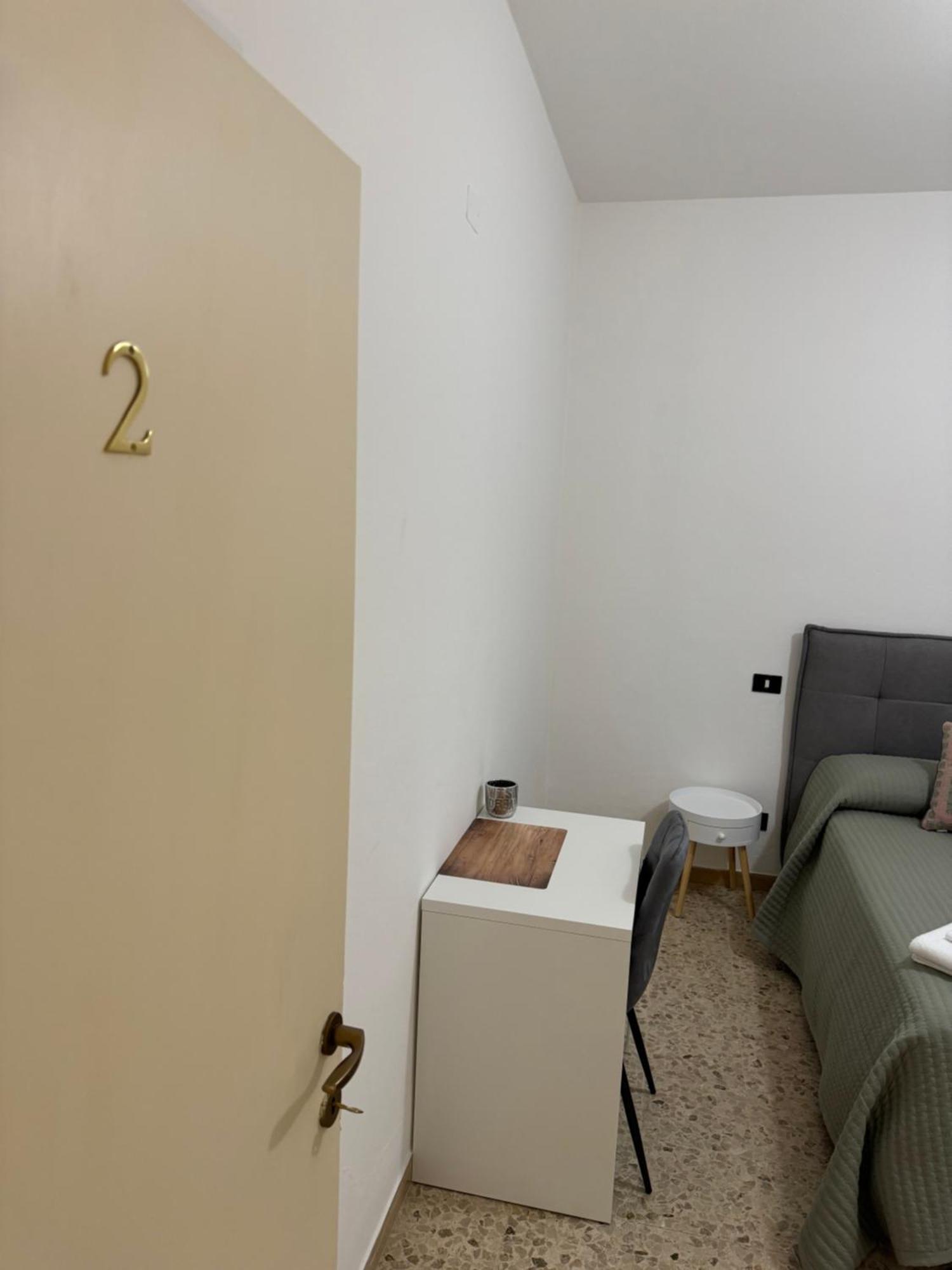 The Galaxy House Hotel Пиза Екстериор снимка