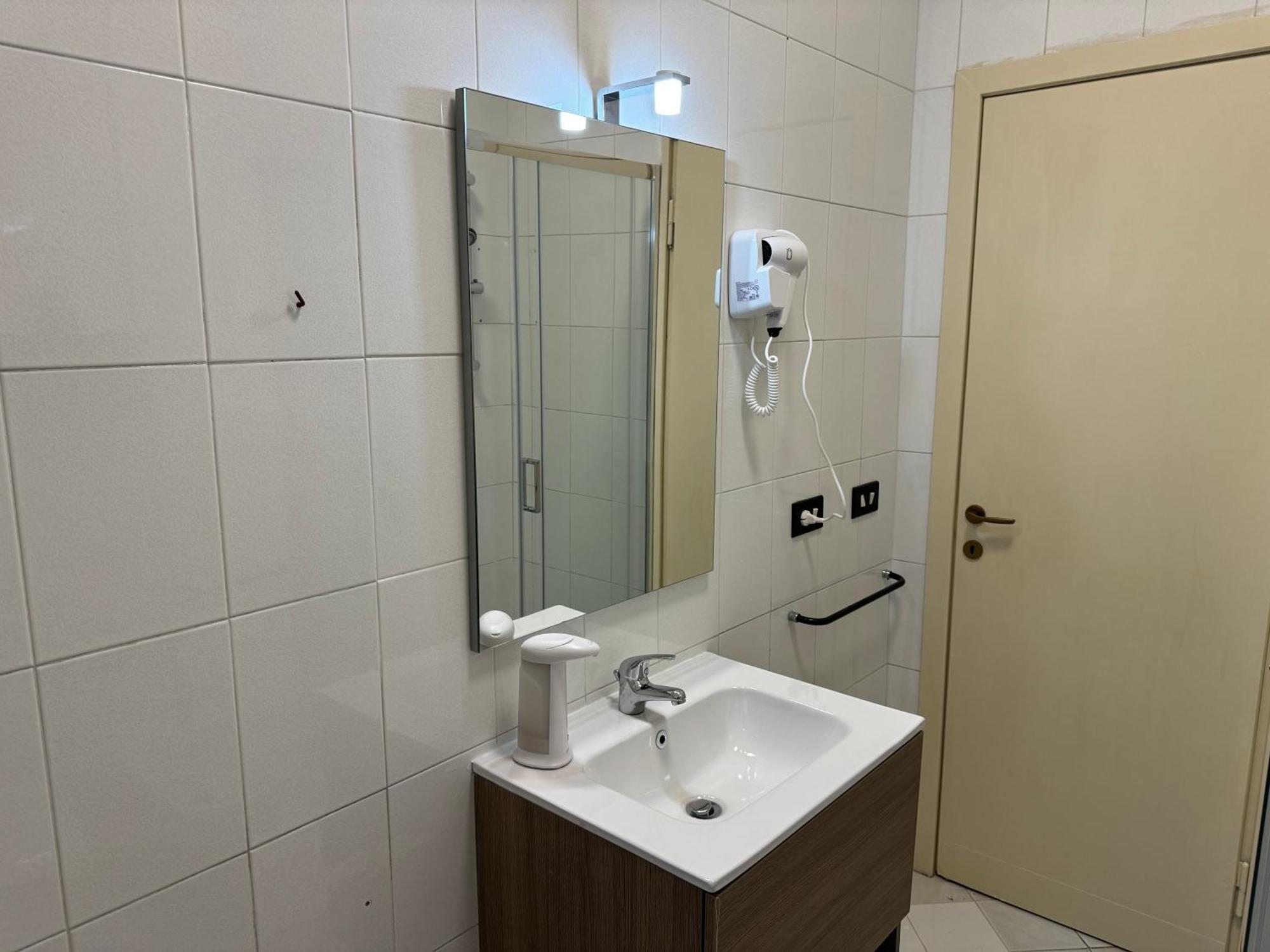 The Galaxy House Hotel Пиза Екстериор снимка