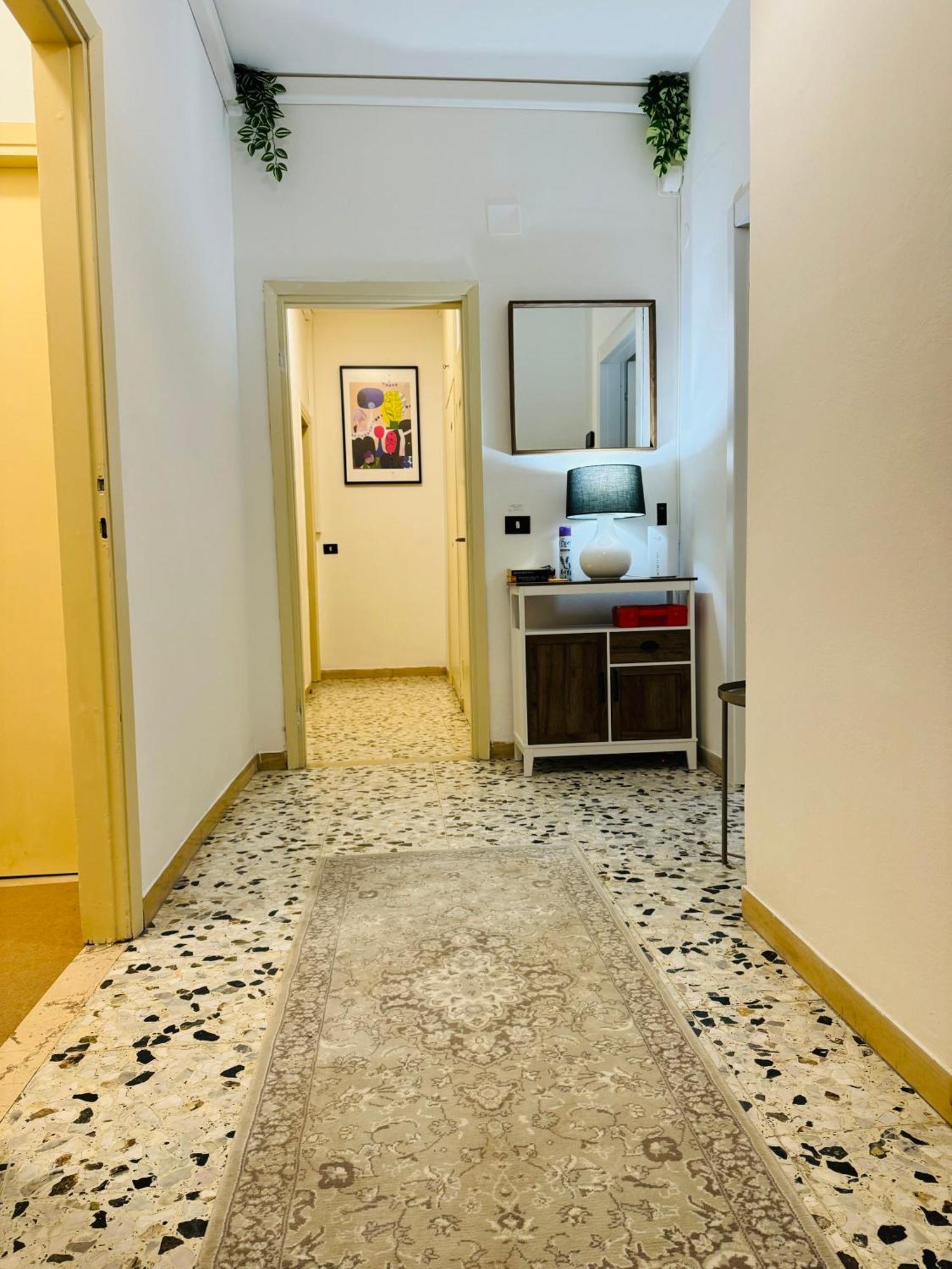The Galaxy House Hotel Пиза Екстериор снимка