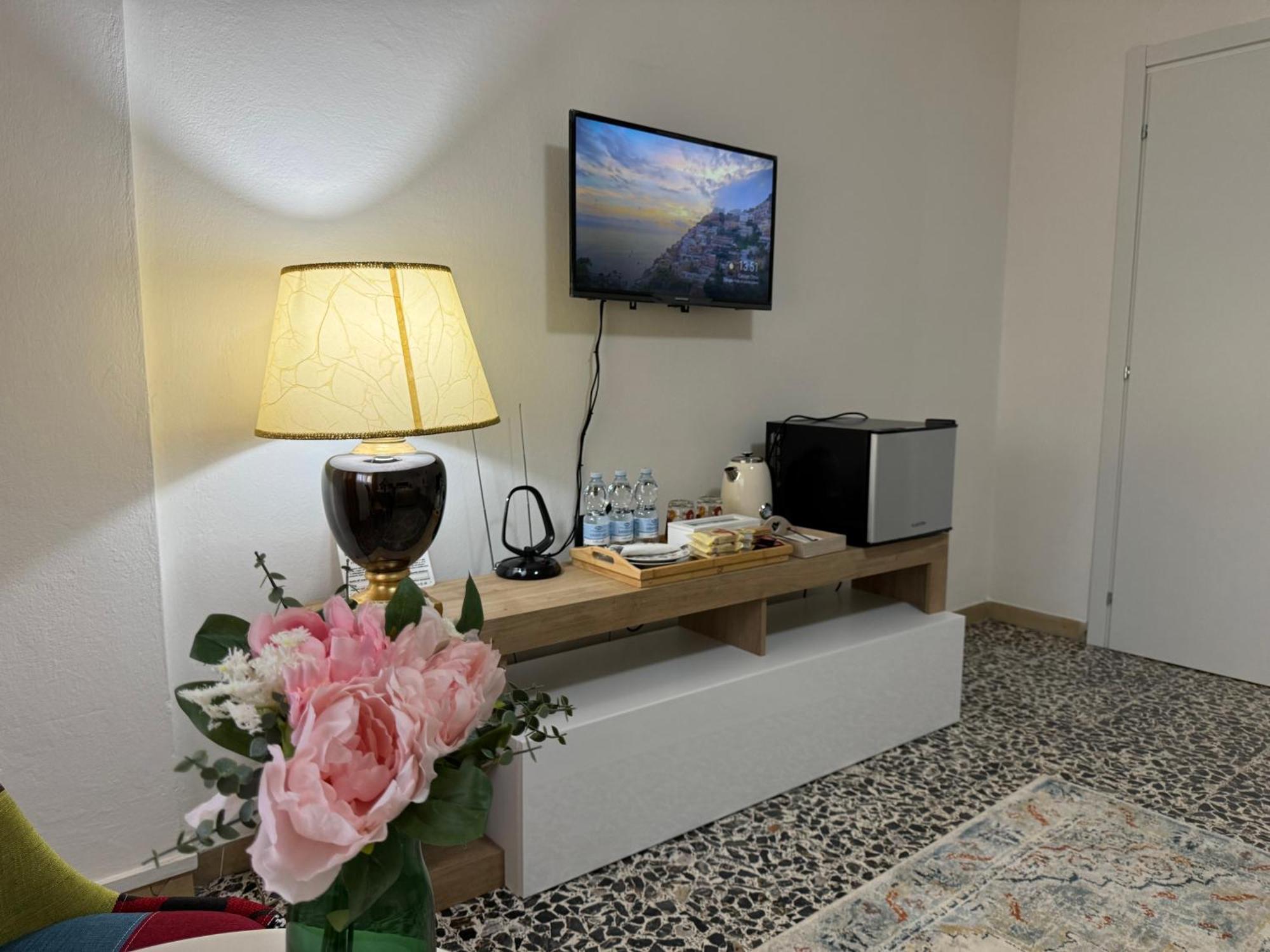 The Galaxy House Hotel Пиза Екстериор снимка